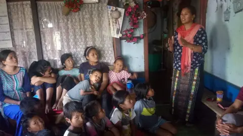 Nu Hoiboi, encouraging the children from her life experiences